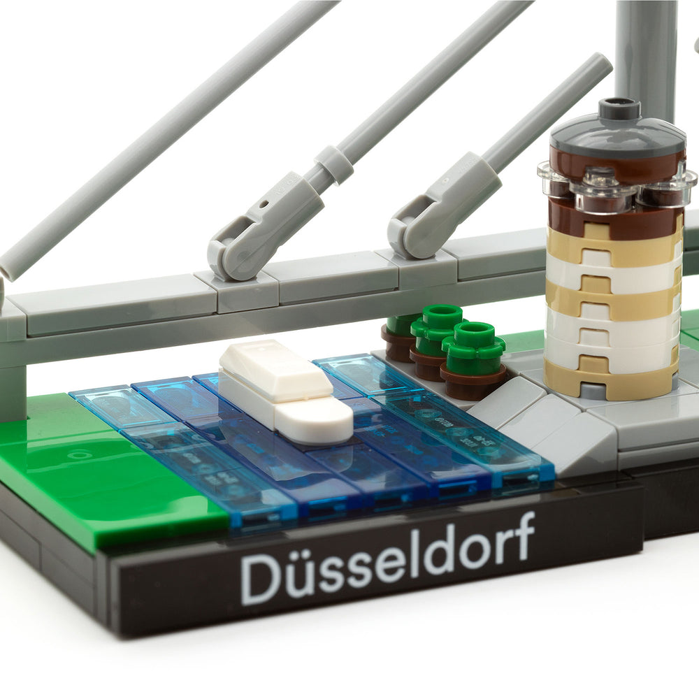 
                  
                    bricksights Düsseldorf-Set aus originalen LEGO® Steinen
                  
                